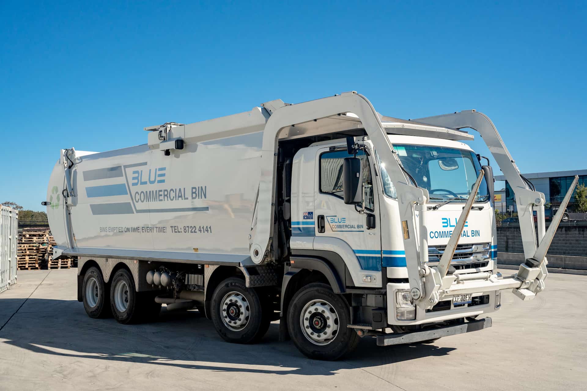Blue Commercial Bins Truck Blue Commercial Bins truck